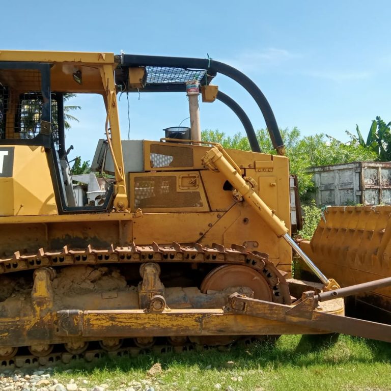 BULDOZER KAPASITAS 3 M3 SEWA PERJAM - GTORENT.ID  UNIT ALAT YANG MAU DIRENTAL SEWA BELI GENSET FORKLIFT ALAT PROYEK ALAT BERAT SUKU CADANG YANG DICARI DI GORONTALO