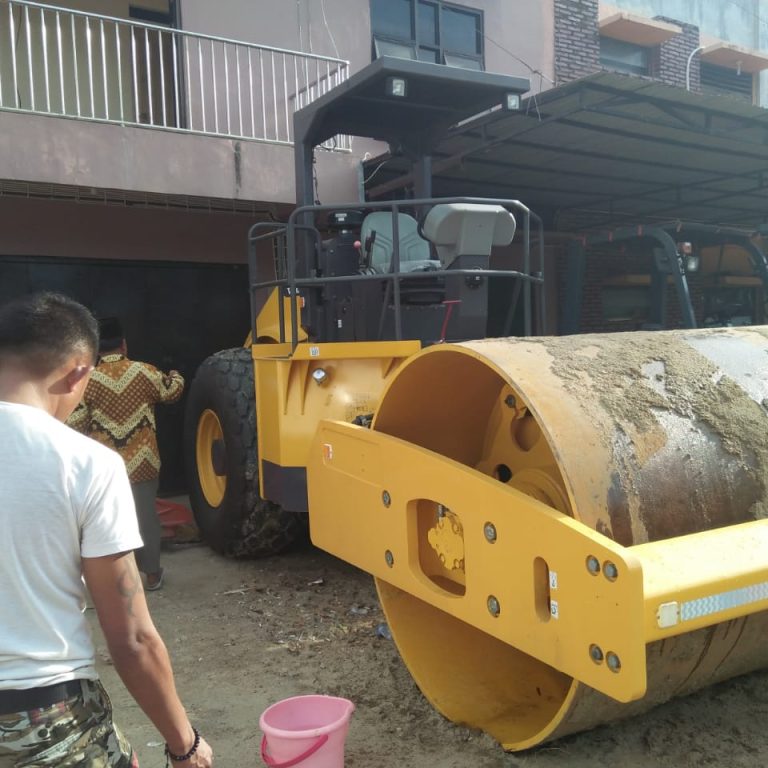 VIBRATORY ROLLER (VIBRO) SEWA PERSHIFT - GTORENT.ID  UNIT ALAT YANG MAU DIRENTAL SEWA BELI GENSET FORKLIFT ALAT PROYEK ALAT BERAT SUKU CADANG YANG DICARI DI GORONTALO