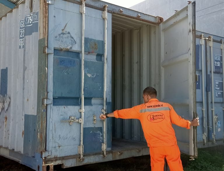 KONTAINER 20 FT SEWA PERBULAN - GTORENT.ID  UNIT ALAT YANG MAU DIRENTAL SEWA BELI GENSET FORKLIFT ALAT PROYEK ALAT BERAT SUKU CADANG YANG DICARI DI GORONTALO