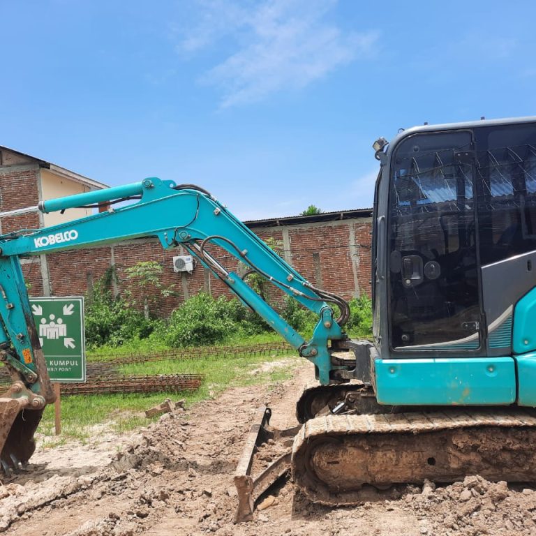 Eksavator MIni Kobelco SK50-P Sewa Pershift - GTORENT.ID  UNIT ALAT YANG MAU DIRENTAL SEWA BELI GENSET FORKLIFT ALAT PROYEK ALAT BERAT SUKU CADANG YANG DICARI DI GORONTALO
