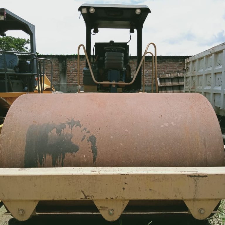 VIBRATORY ROLLER (VIBRO) SEWA PERSHIFT - GTORENT.ID  UNIT ALAT YANG MAU DIRENTAL SEWA BELI GENSET FORKLIFT ALAT PROYEK ALAT BERAT SUKU CADANG YANG DICARI DI GORONTALO